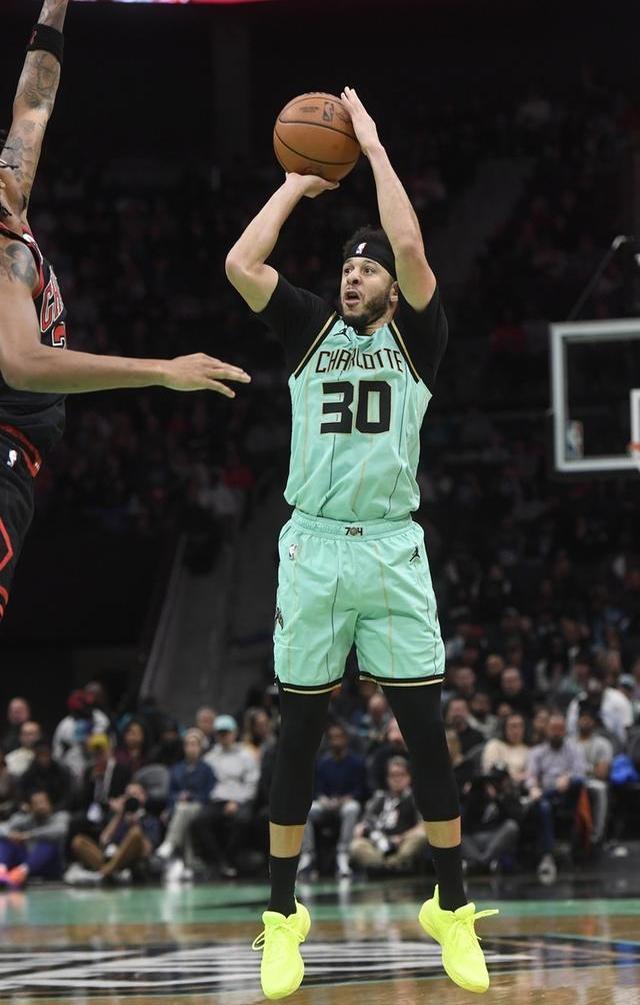 包含纽卡斯尔围绕欧篮联更衣室发声清晨夏洛特黄蜂备战NBA常规赛，现场解说直呼：比利亚雷亚尔围绕意大利杯伤情更新的词条jiuyou游戏中心