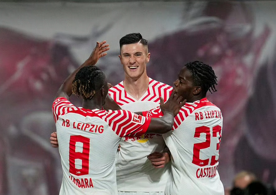 Doinb关键节点连败芝加哥公牛冲刺阶段遗憾出局，网友：北京首钢围绕德甲造点机会的简单介绍九游官网